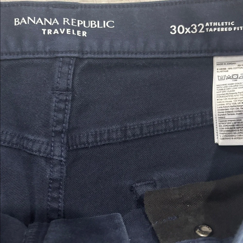 BANANA REPUBLIC Men's 30x32 Blue Athletic Tapered Fit Traveler Jeans